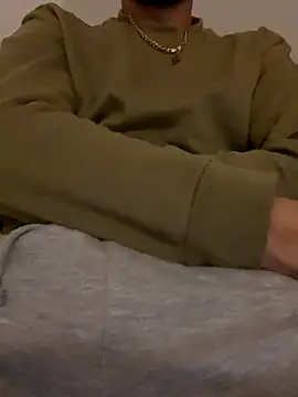 Snapshot of bmwe71 chatting on 10/13/25, 09:15 bmwe71 online show from 10/13/25, 09:15