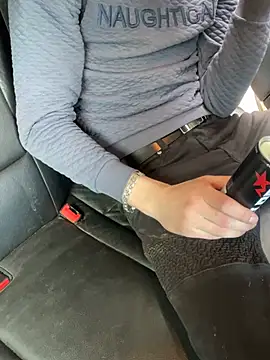 Snapshot of bmwe71 chatting on 04/09/26, 02:00 bmwe71 online show from 04/09/26, 02:00