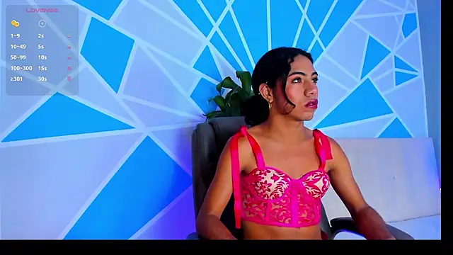 Snapshot of _ValeriaMontes chatting on 09/14/25, 05:50  ValeriaMontes online show from 09/14/25, 05:50