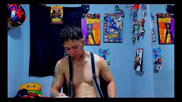 Snapshot of AlamJams chatting on 09/15/25, 05:13 AlamJams online show from 09/15/25, 05:13