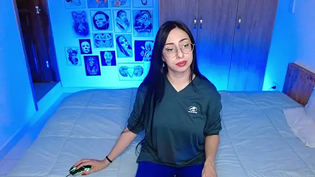 Snapshot of rachel_rosse11 chatting on 10/18/25, 11:27 rachel rosse11 online show from 10/18/25, 11:27