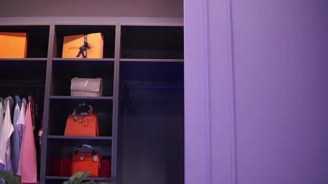 Snapshot of AishaaDevoe chatting on 09/20/25, 03:24 AishaaDevoe online show from 09/20/25, 03:24