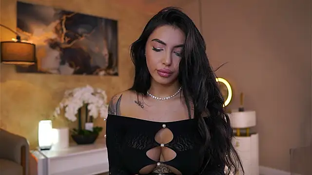 Snapshot of AishaaDevoe chatting on 11/06/25, 07:48 AishaaDevoe online show from 11/06/25, 07:48