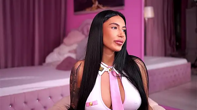 Snapshot of AishaaDevoe chatting on 03/21/26, 08:01 AishaaDevoe online show from 03/21/26, 08:01