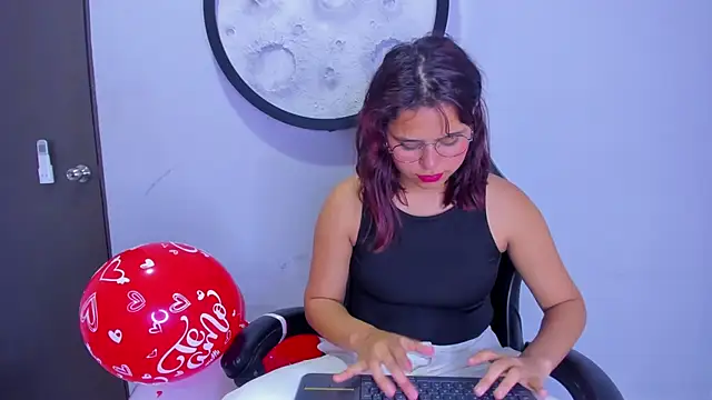 Sofia villareal online show from 02/15/26, 01:09