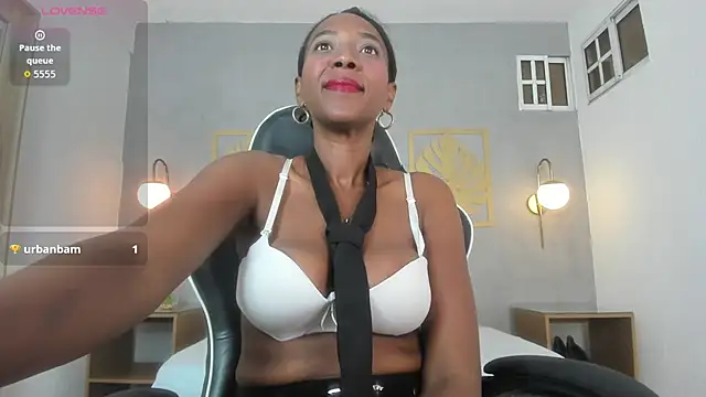 coral15  online show from 09/30/25, 02:49