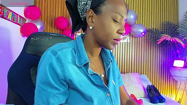 coral15  online show from 10/16/25, 02:12