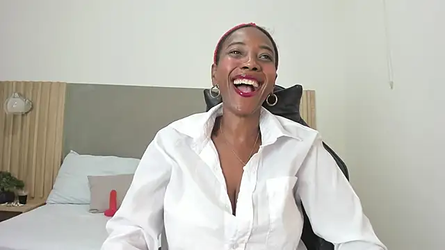 coral15  online show from 11/15/25, 07:54