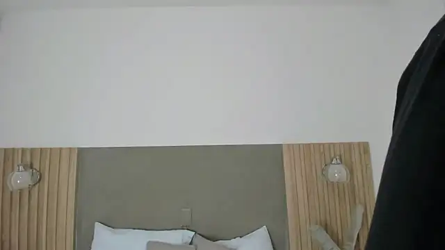 coral15  online show from 11/21/25, 02:10