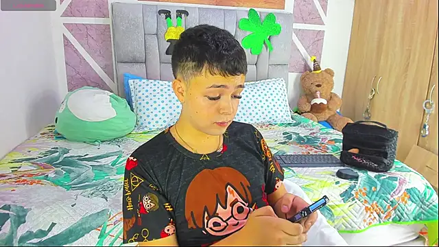 Snapshot of christopher_Hot chatting on 03/20/26, 10:03 christopher Hot online show from 03/20/26, 10:03