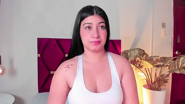 Snapshot of MaraRosenthal chatting on 09/20/25, 12:28 MaraRosenthal online show from 09/20/25, 12:28