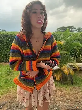 Snapshot of roxyrougee chatting on 04/20/26, 11:02 roxyrougee online show from 04/20/26, 11:02