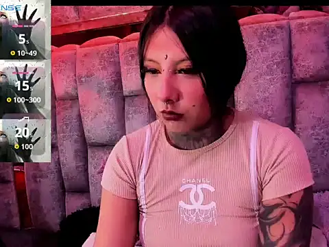 Snapshot of missashlyrosette chatting on 09/15/25, 07:36 missashlyrosette online show from 09/15/25, 07:36