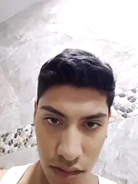 aispuro8505 online show from 10/24/25, 06:43