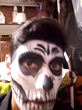 aispuro8505 online show from 11/02/25, 06:38