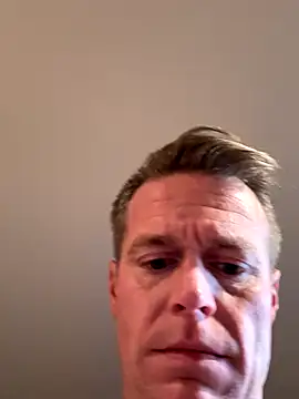 DILFiGuess11 online show from 10/21/25, 09:04