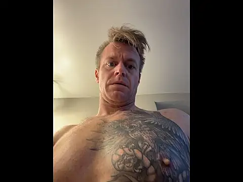 DILFiGuess11 online show from 05/05/26, 02:36