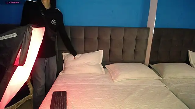 Aaron Fordd online show from 10/15/25, 08:09