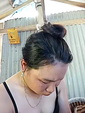 Snapshot of may-squirl chatting on 09/23/25, 08:39 may-squirl online show from 09/23/25, 08:39