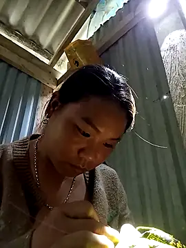 Snapshot of may-squirl chatting on 09/26/25, 04:16 may-squirl online show from 09/26/25, 04:16