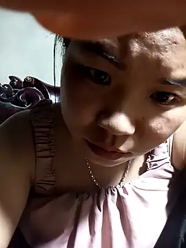 Snapshot of may-squirl chatting on 10/01/25, 01:39 may-squirl online show from 10/01/25, 01:39