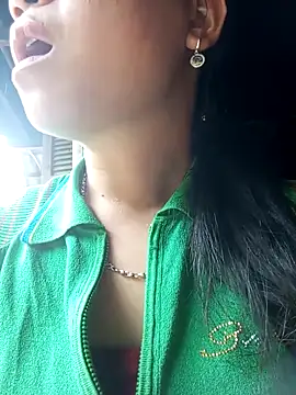 Snapshot of may-squirl chatting on 10/06/25, 04:32 may-squirl online show from 10/06/25, 04:32