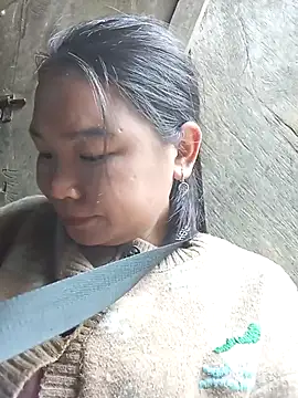 Snapshot of may-squirl chatting on 10/16/25, 12:55 may-squirl online show from 10/16/25, 12:55