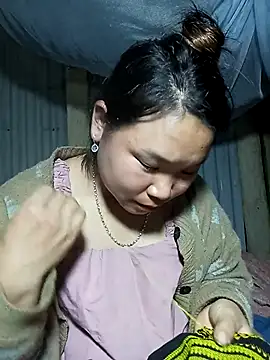 Snapshot of may-squirl chatting on 11/06/25, 12:17 may-squirl online show from 11/06/25, 12:17