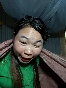 Snapshot of may-squirl chatting on 11/09/25, 04:00 may-squirl online show from 11/09/25, 04:00