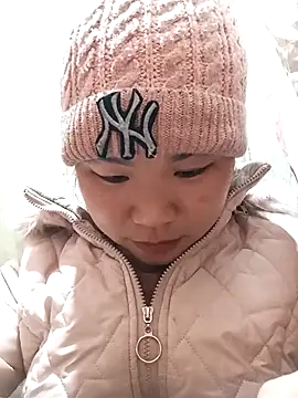 Snapshot of may-squirl chatting on 11/13/25, 01:37 may-squirl online show from 11/13/25, 01:37