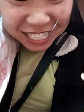 Snapshot of may-squirl chatting on 11/14/25, 03:33 may-squirl online show from 11/14/25, 03:33