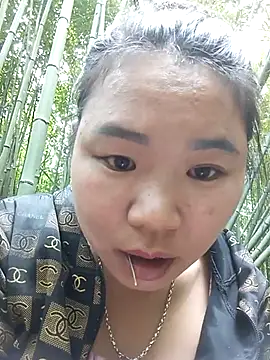 Snapshot of may-squirl chatting on 11/21/25, 05:17 may-squirl online show from 11/21/25, 05:17