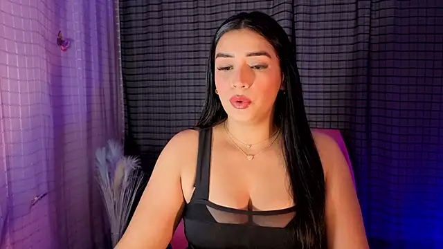 Snapshot of Kayleemorales chatting on 12/17/25, 05:19 Kayleemorales online show from 12/17/25, 05:19