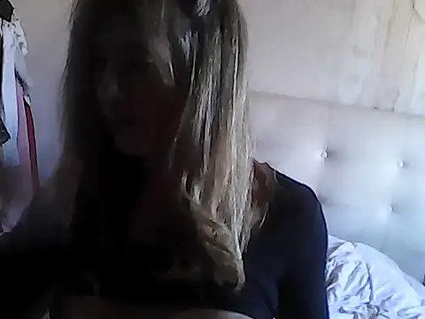 Transfanny online show from 09/12/25, 03:23