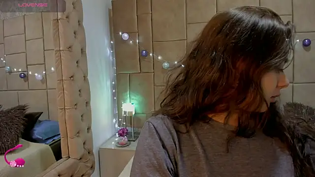 ambar 69  online show from 10/04/25, 04:32