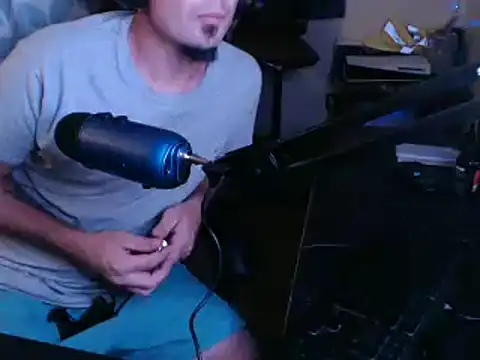 Snapshot of YoBlezz chatting on 10/11/25, 08:02 YoBlezz online show from 10/11/25, 08:02