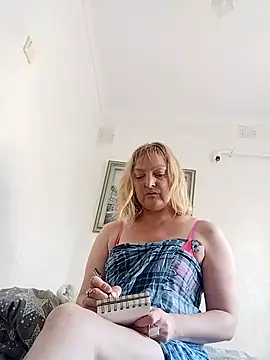 Snapshot of LiluLiluLilu chatting on 09/13/25, 07:08 LiluLiluLilu online show from 09/13/25, 07:08