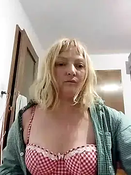 Snapshot of LiluLiluLilu chatting on 09/22/25, 07:05 LiluLiluLilu online show from 09/22/25, 07:05