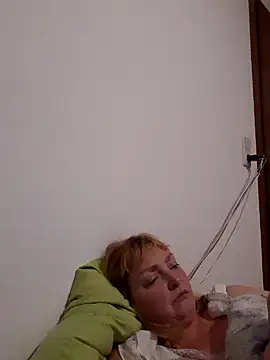 Snapshot of LiluLiluLilu chatting on 10/13/25, 08:53 LiluLiluLilu online show from 10/13/25, 08:53