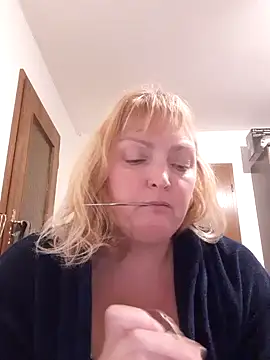 Snapshot of LiluLiluLilu chatting on 10/20/25, 07:03 LiluLiluLilu online show from 10/20/25, 07:03