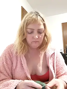 Snapshot of LiluLiluLilu chatting on 11/06/25, 05:58 LiluLiluLilu online show from 11/06/25, 05:58