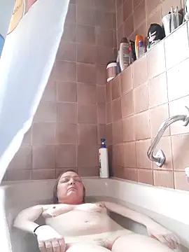 Snapshot of LiluLiluLilu chatting on 11/16/25, 01:39 LiluLiluLilu online show from 11/16/25, 01:39