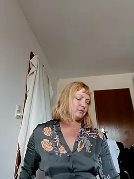 LiluLiluLilu online show from 05/22/26, 02:55
