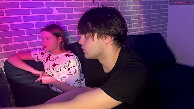 Snapshot of fetchingcouplee chatting on 10/20/25, 02:06 fetchingcouplee online show from 10/20/25, 02:06