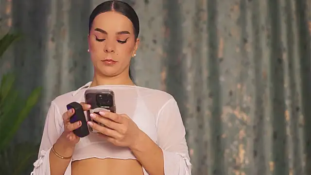 DeniseBlu online show from 10/10/25, 04:44