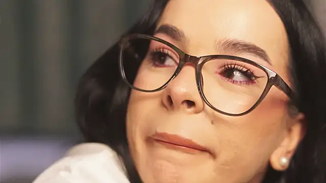 DeniseBlu online show from 10/16/25, 04:57