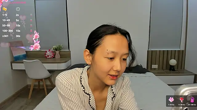 Snapshot of gabby_little chatting on 08/04/26, 11:46 gabby little online show from 08/04/26, 11:46