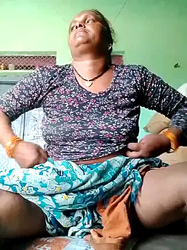Snapshot of Ishwariya_Hatwal chatting on 09/16/25, 05:41 Ishwariya Hatwal online show from 09/16/25, 05:41