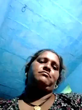 Snapshot of Ishwariya_Hatwal chatting on 09/18/25, 02:57 Ishwariya Hatwal online show from 09/18/25, 02:57