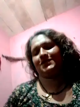 Snapshot of Ishwariya_Hatwal chatting on 09/19/25, 07:25 Ishwariya Hatwal online show from 09/19/25, 07:25